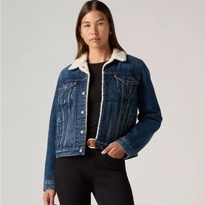 Levi’s Indigo Blue Denim Sherpa Lined Classic Winter Trucker Jean Jacket Women’s